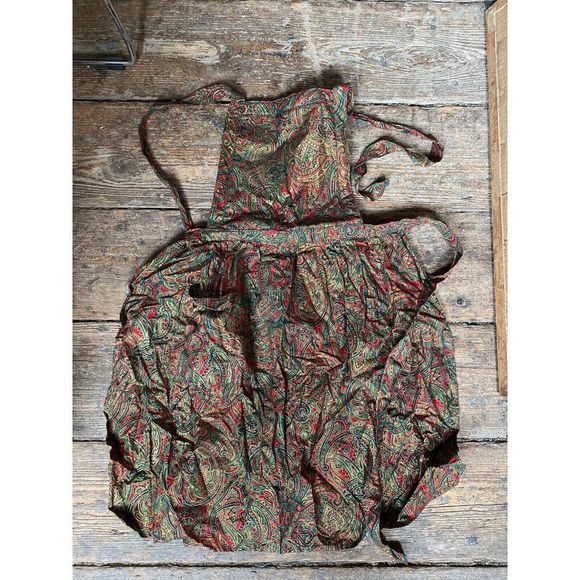 Womens Apron Paisley Gold Red Green Christmas Now Designs - Picture 1 of 9